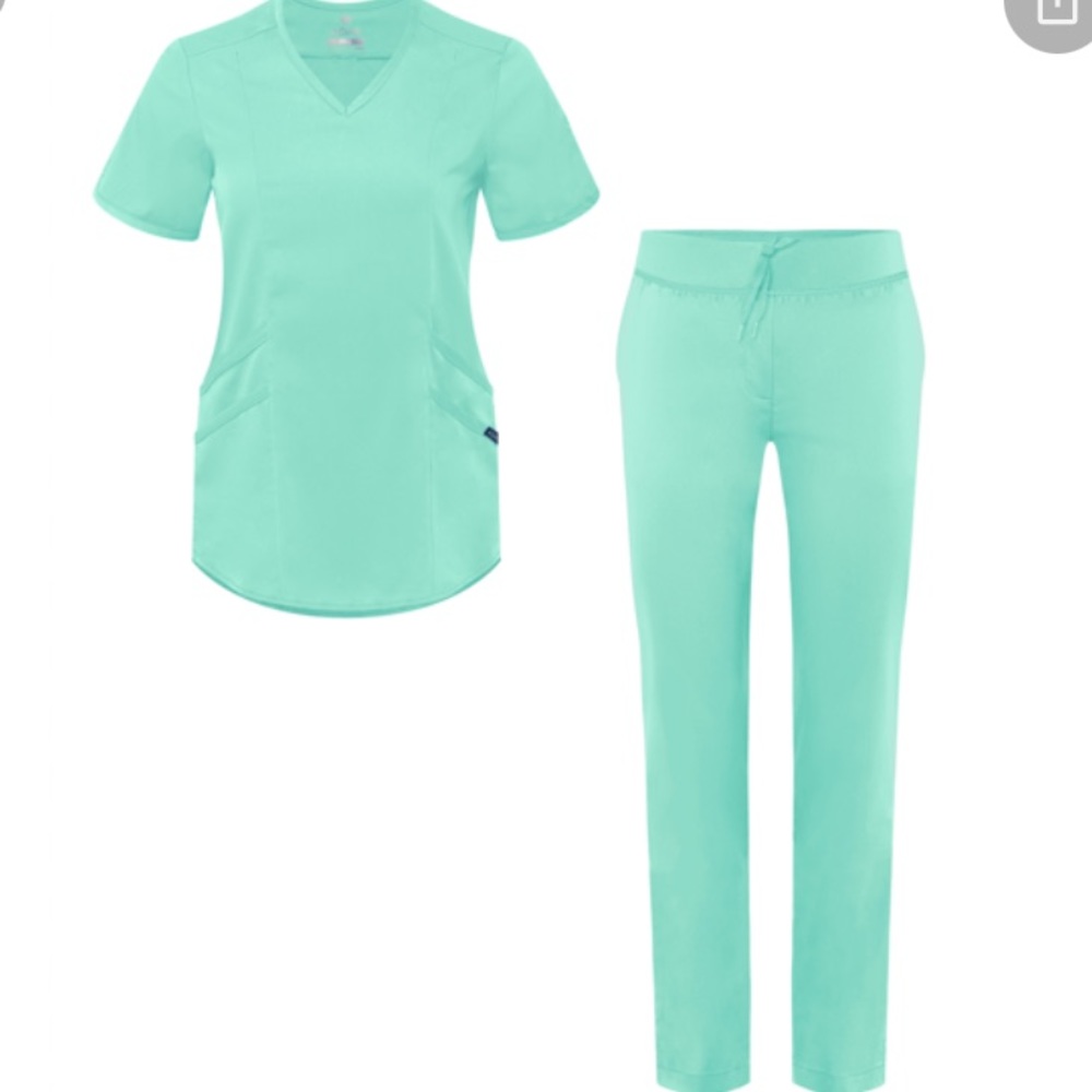 Adar pro scrub set new! XS aqua